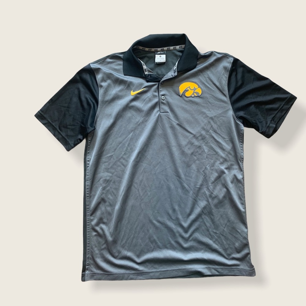 Men’s M Nike Iowa Hawkeyes Polo